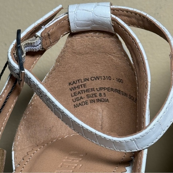 Crevo Kaitlyn Block Heel Dress Sandal - white - size 8.5 - Picture 13 of 16